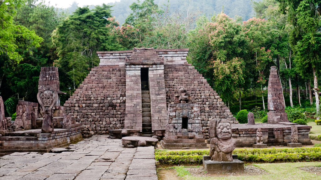 Pirámides de Candi Sukuh