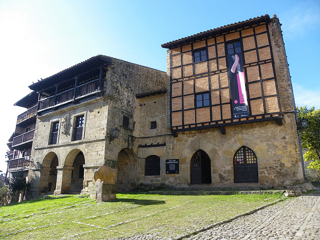 Casas del Águila y la Parra en Santillana del Mar