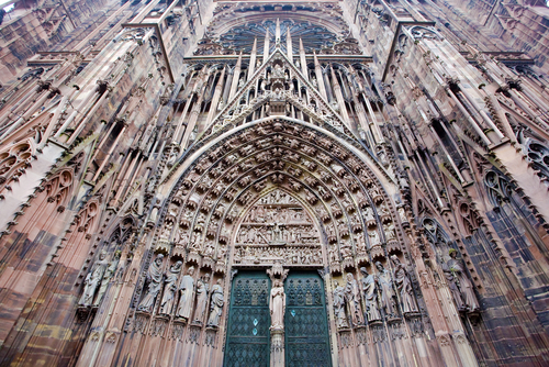 Fachada de la catedral de Notre Dame de Estrasburgo 