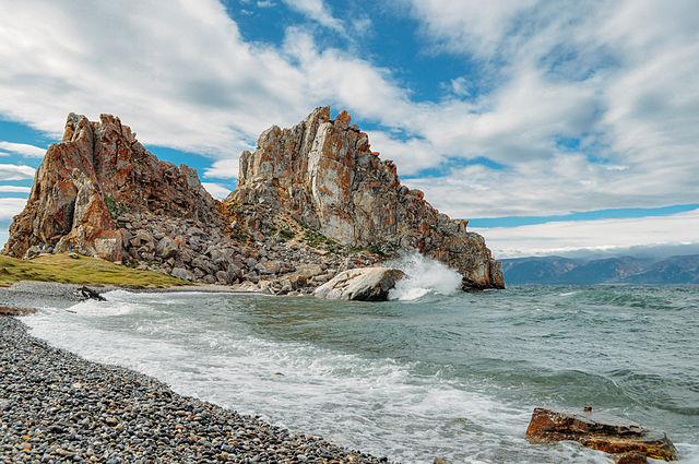 Isla Oljon en el lago Baikal en Rusia