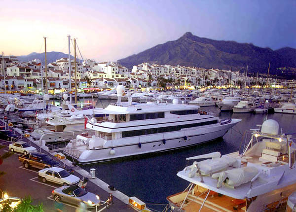 Noche en Puerto Banús