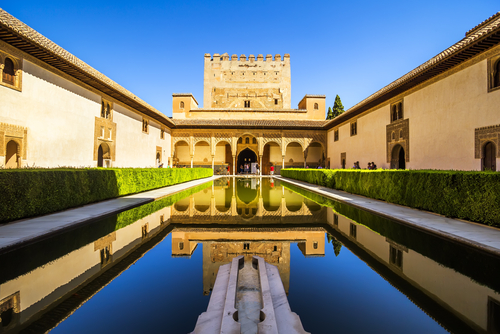 Patio en la Alhambra de Granada
