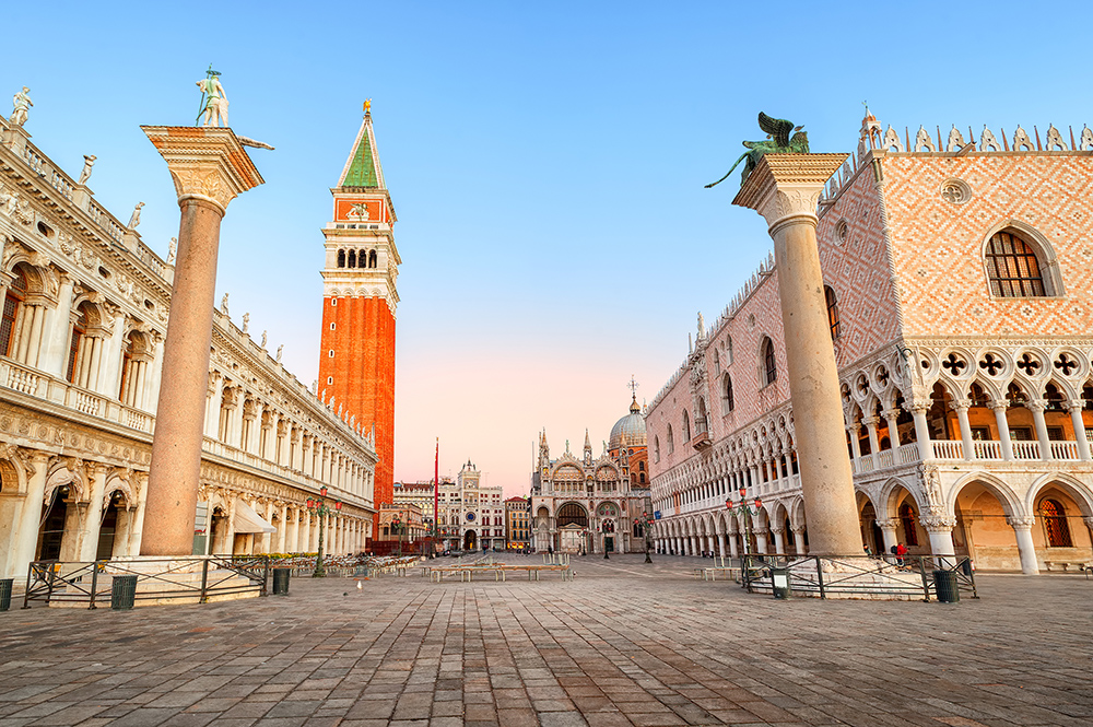 Plaza de San Marcos, uno de los lugares que ver al viajar a Venecia
