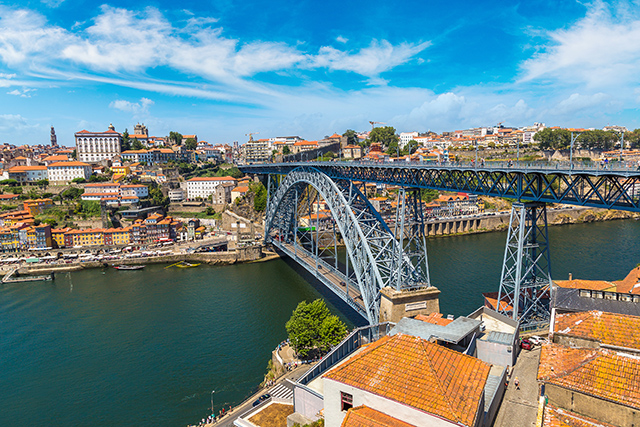 Puente Don Luis I en la ciudad de Oporto