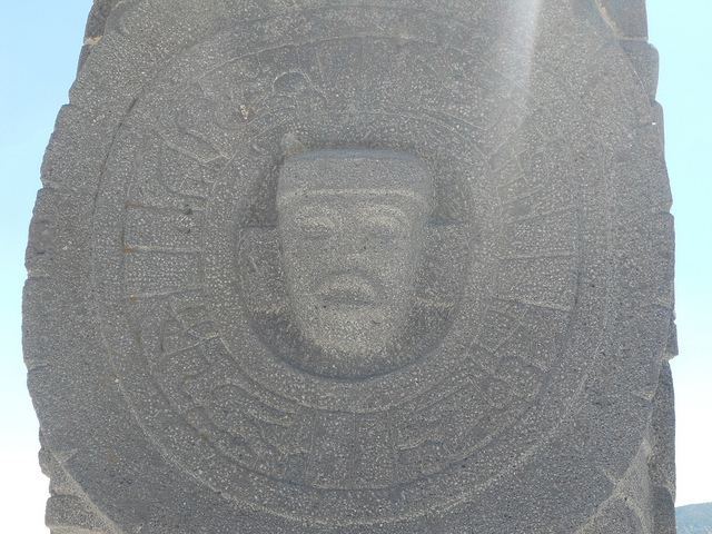 Detalle dorsal de un atlante