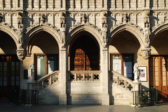 Escalera del ayuntamiento de Bruselas