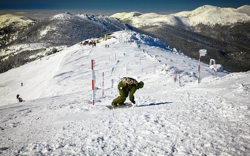 Esquiador en la estación de esquí de Navacerrada