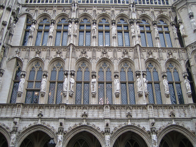 Estatuas en el ayuntamiento de Bruselas