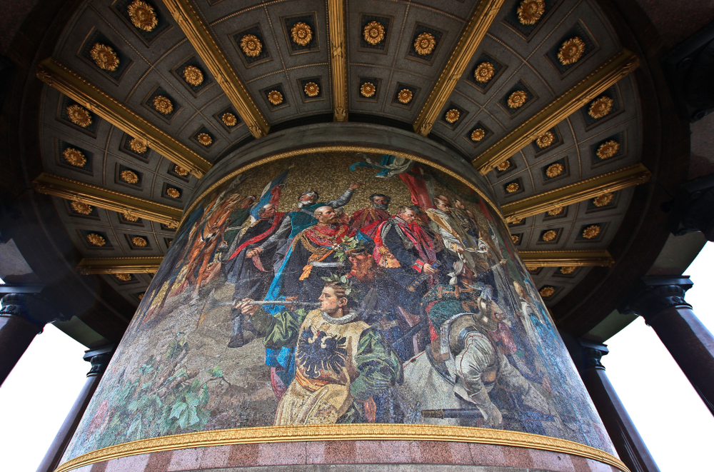Interior de la columna de la Victoria