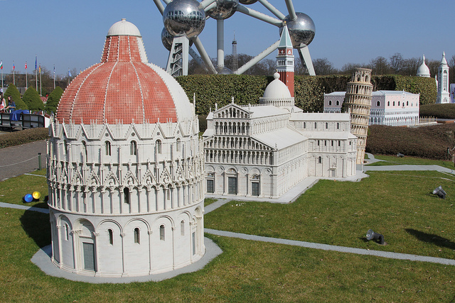 Mini Europe cerca del Atomium de Bruselas