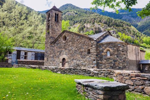 San Martín de la Cortinada una de las iglesias románicas de Andorra