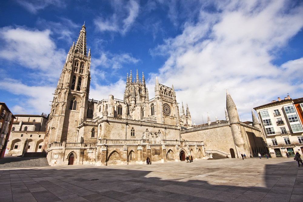 Catedral de Burgos, uno de los monumentos para viajar sin salir de casa