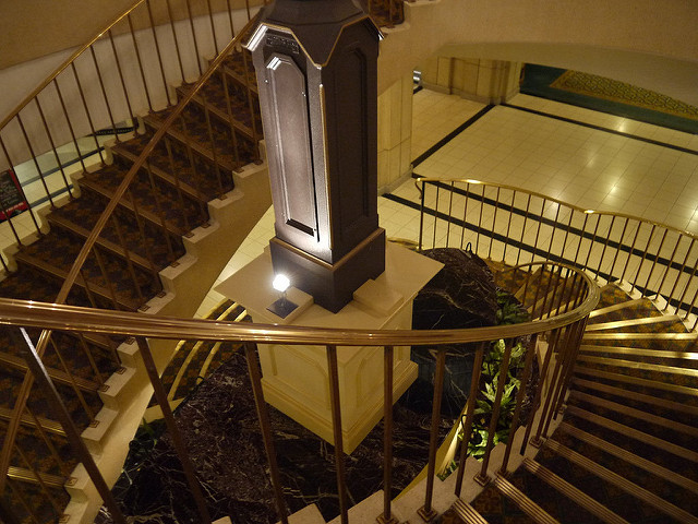 Escalera interior de la torre CN