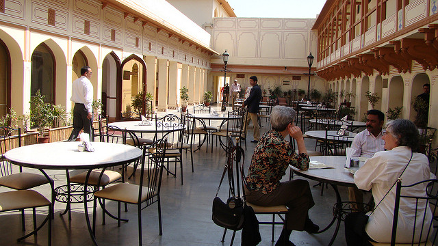 Tha Palace Café para comer cerca del Hawa Mahal