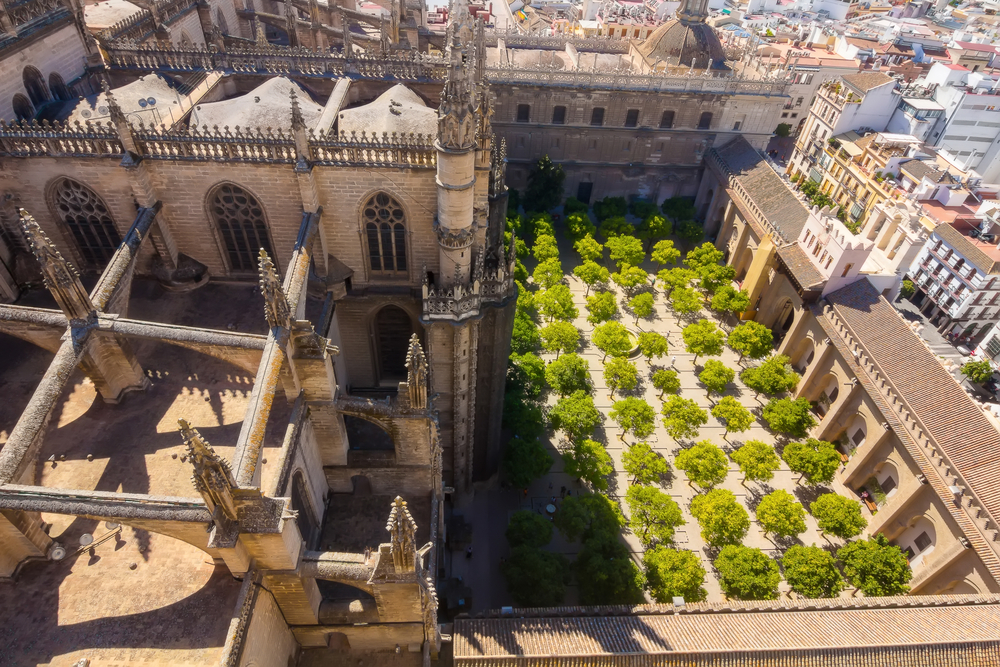 Patio de los Naranjos de la catedral de Sevilla