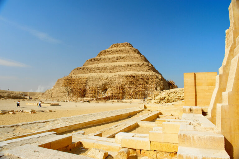 Guía para visitar la pirámide escalonada de Zoser