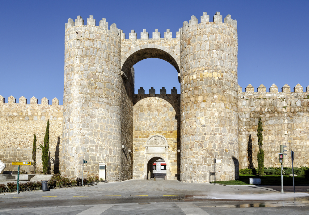 Puertas monumentales: puerta del Alcázar de Ávila