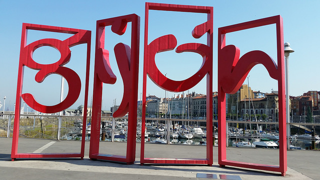 Puerto deportivo de Gijón