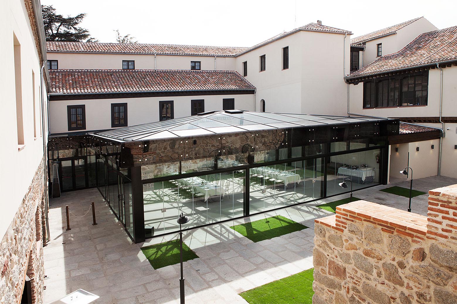 Sofraga Palacio para comer cerca de la muralla de Ávila