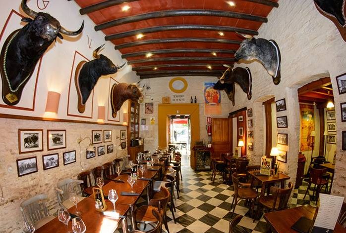 Taberna Belmontepara comer cerca de la catedral de Sevilla