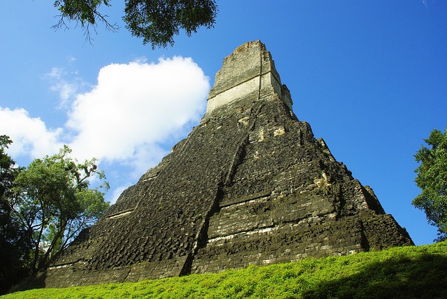 Pirámide en Tikal