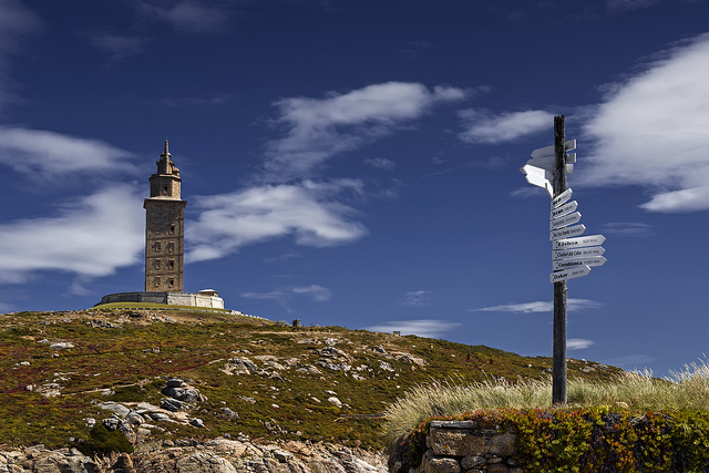 Guía de la torre de Hércules, vista del monumento