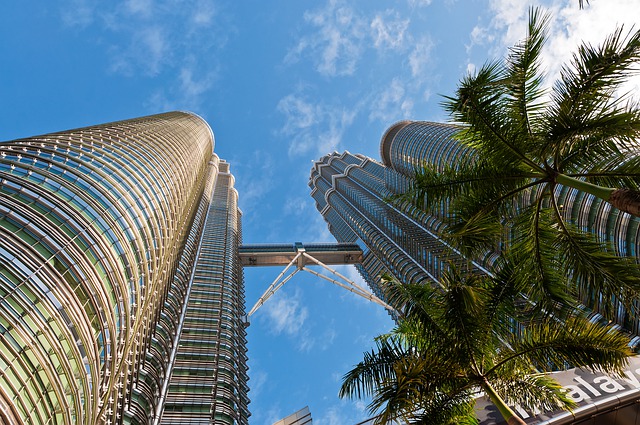 Curiiosidades de las Torres Petronas, vista desde el suelo