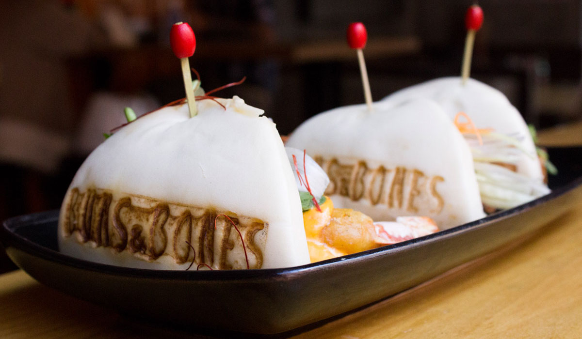 Plato de Buns & Bones