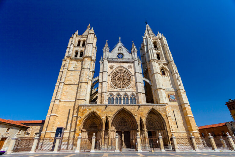 Las maravillosas vidrieras de la catedral de León