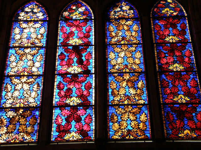 Detalle de una vidriera de la catedral de León