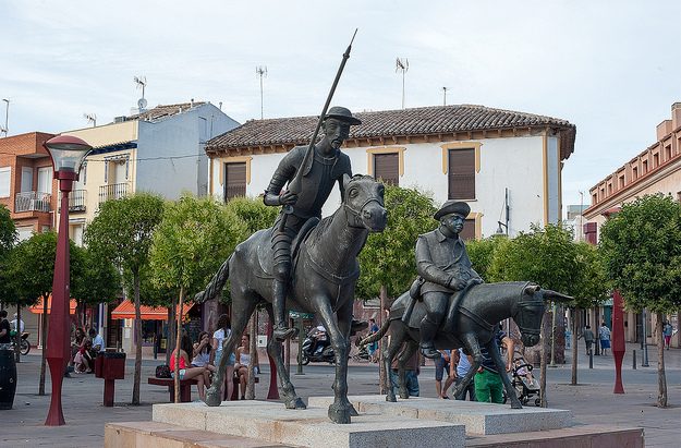 Escultura de Don Quijote en Alcázar de San Juan