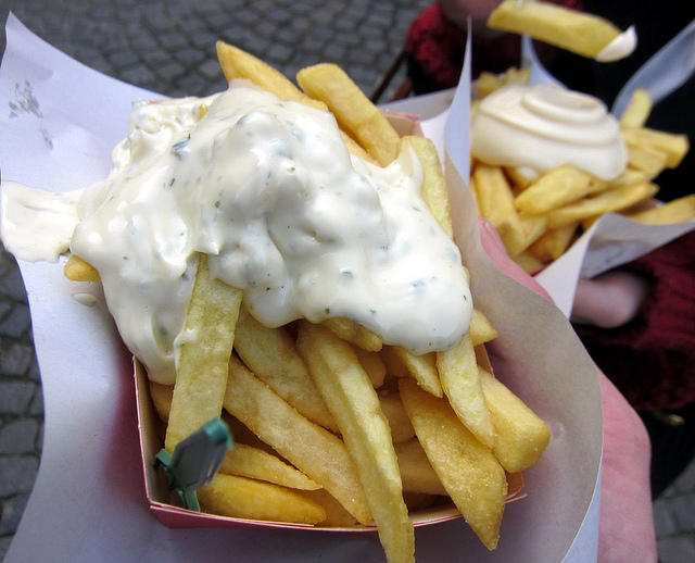 Patatas fritas, producto de la gastronomía de Brujas