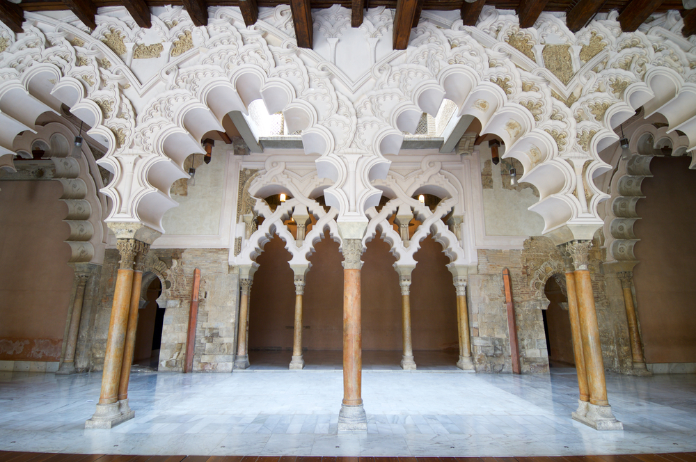 Patio en el castillo de la Aljafería