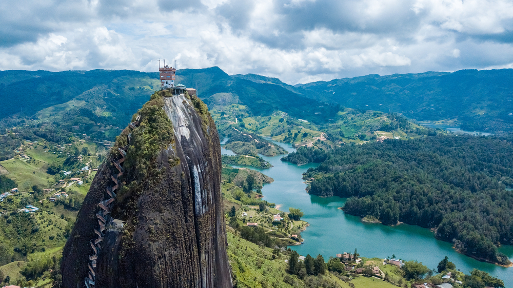 Cima del Peñol de Guatapé cerca de Medellín