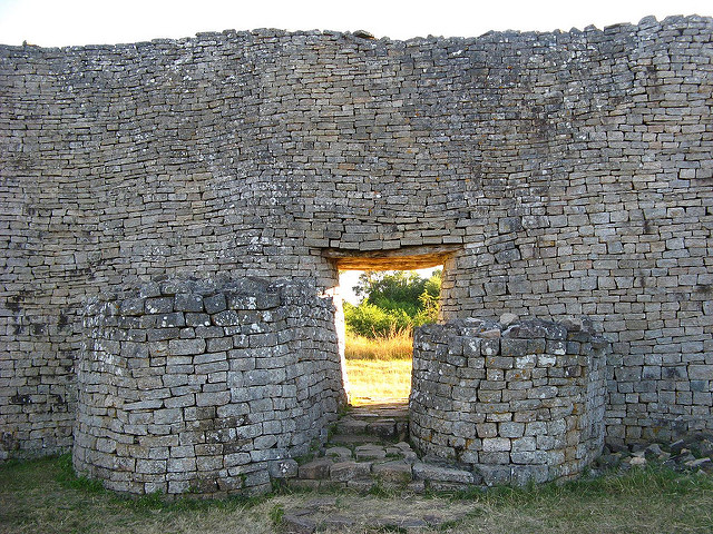 Acceso en Gran Zimbabue