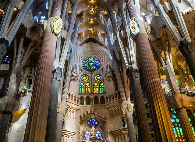 Interior de la Sagrada Familia de Barcelona