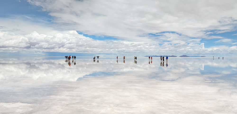 Ilusiones ópticas en el salar de Uyuni en Bolivia