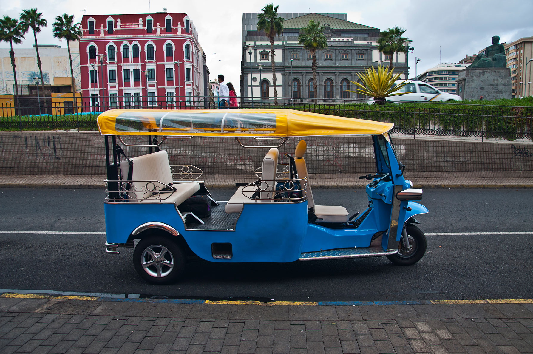 Montar en tuk-tuk, una de las cosas que hacer en Las Palmas de Gran Canaria