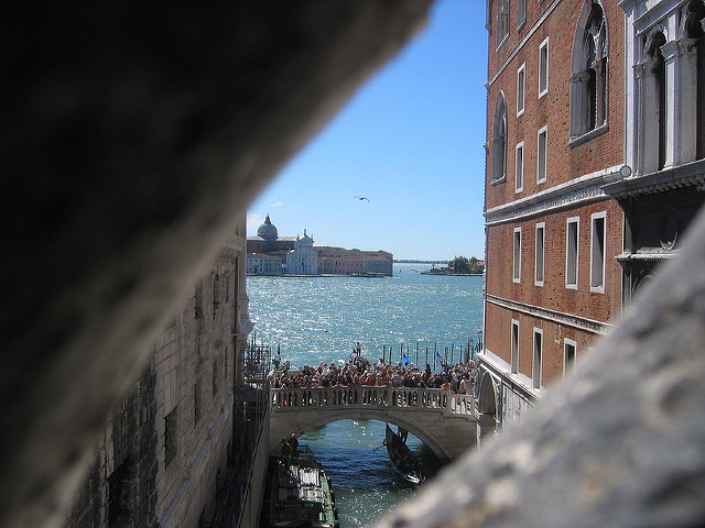 Vista desde el interior del puente