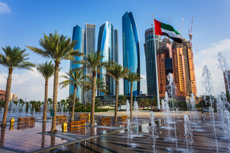 Nos sumergimos en el lujo infinito de Abu Dhabi