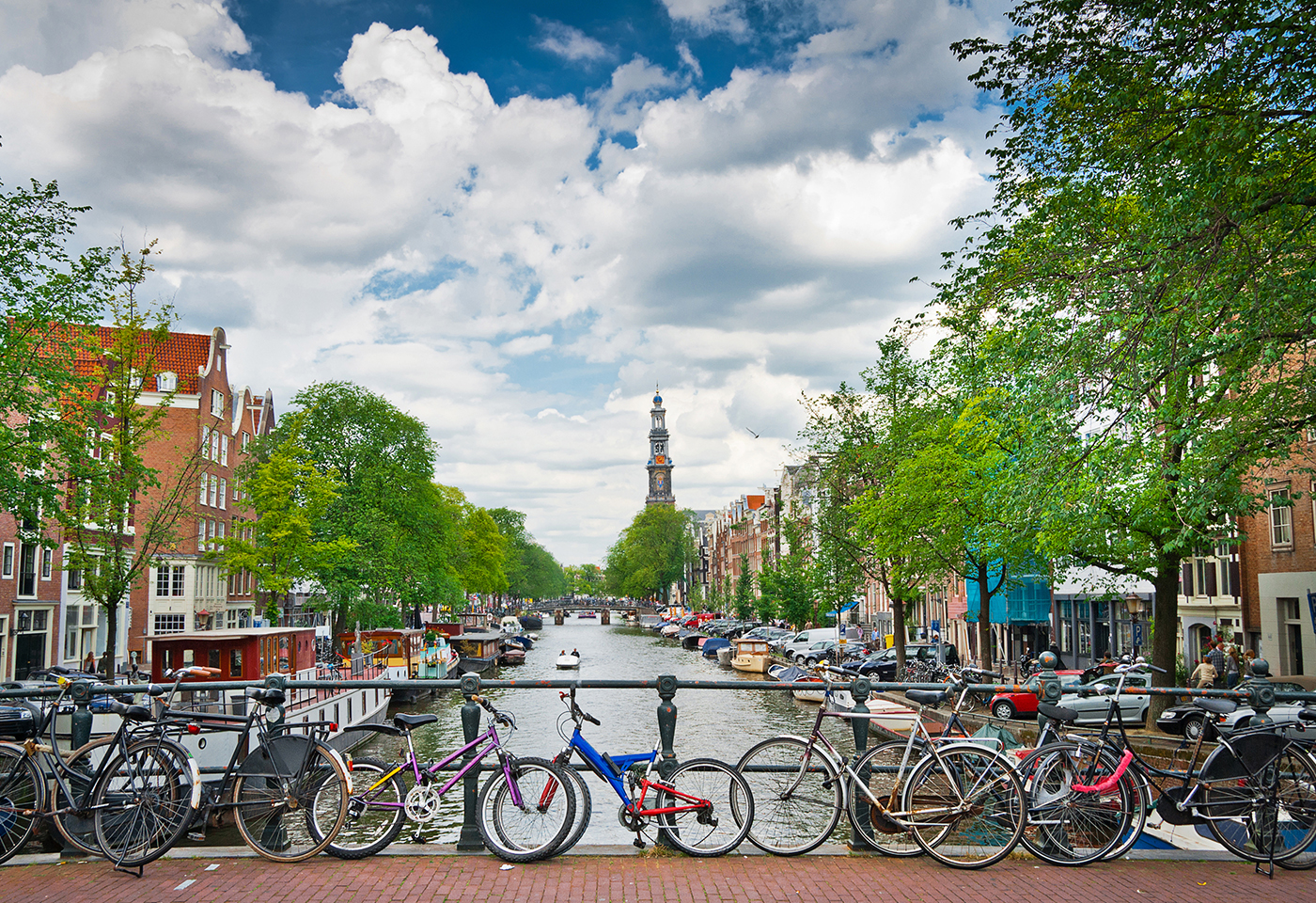 Ámsterdam una de las ciudades que puedes ver en bicicleta 