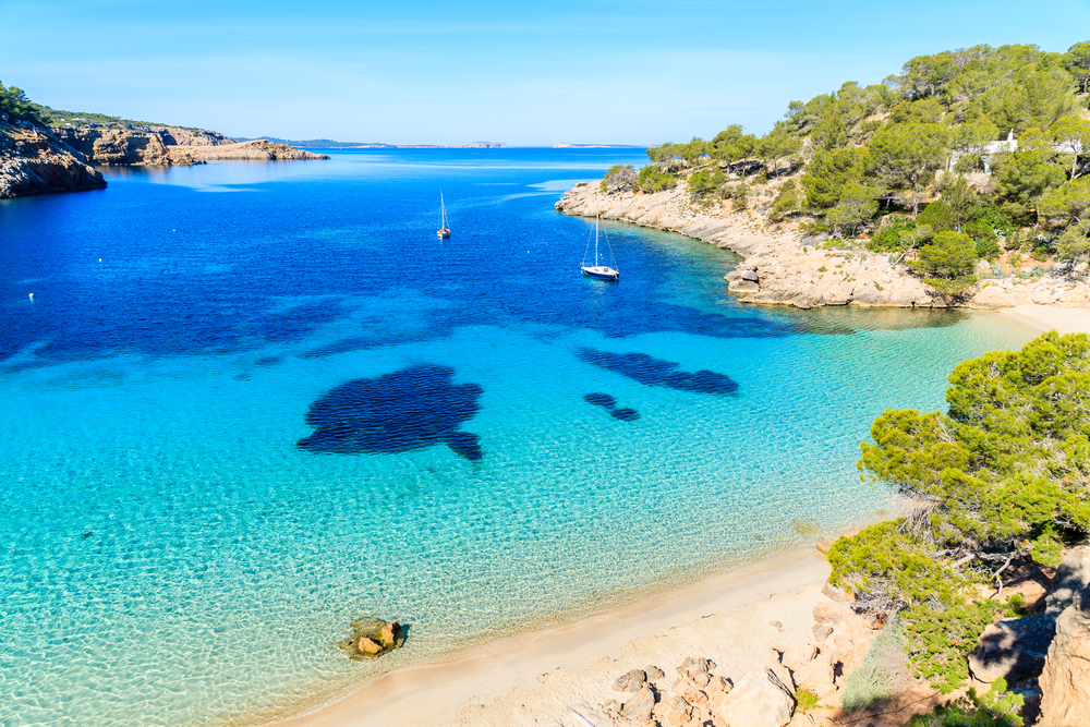 Cala Salada en la isla de Ibiza