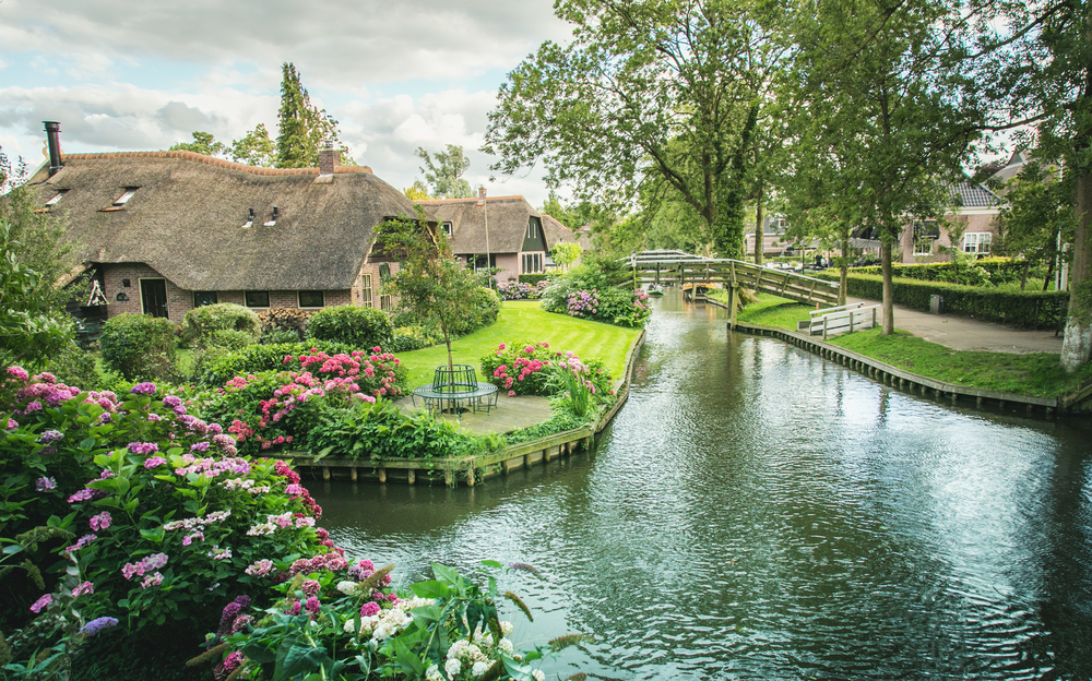Canales maravillosos en Giethoorn, Holanda