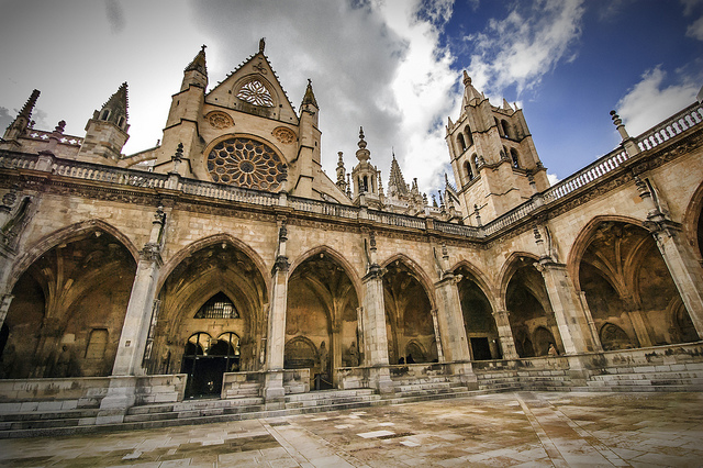 Claustro de la catedral de León