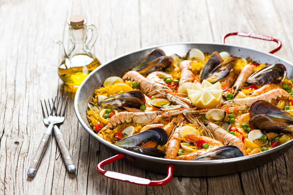 Paella, plato de la gastronomía del mar Mediterráne