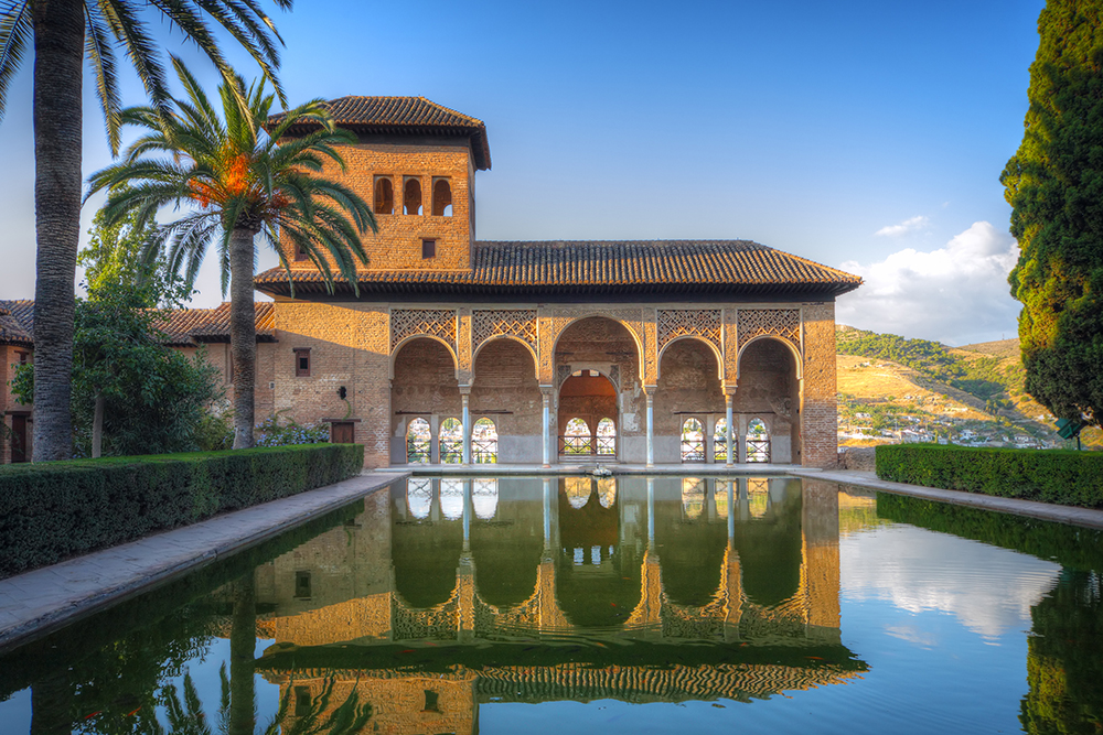 La Alhambra, uno de los lugares más turísticos de España