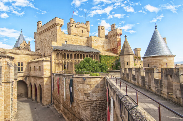 Viaja a Ochagavía y Olite, dos bellos pueblos navarros