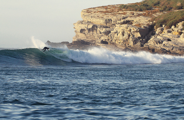 Surf, uno de los plantes que hacer en Cantabria