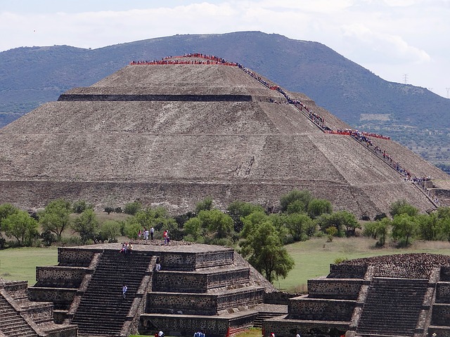Vista de la pirámide de Teotihuacán