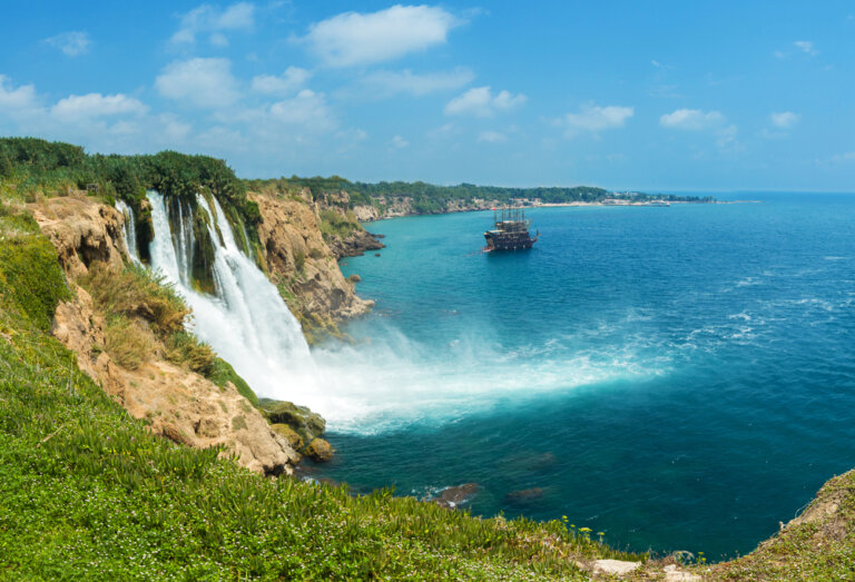 Visitamos las impresionantes cataratas de Düden en Turquía
